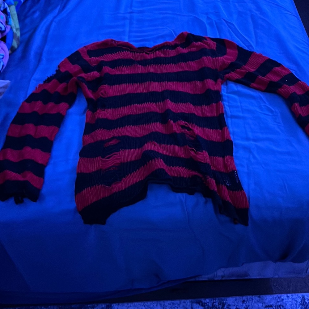Distressed long sleeve black and red